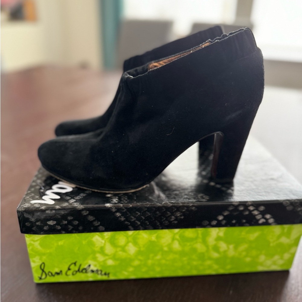 EUC Suede black booties Sam Edelman 9.5
